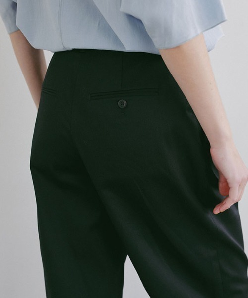 ETRE TOKYO（エトレトウキョウ）の「フロントデザインタックパンツ（その他パンツ・レディース・ブラック/カーキ・M/S）」の13枚目の写真
