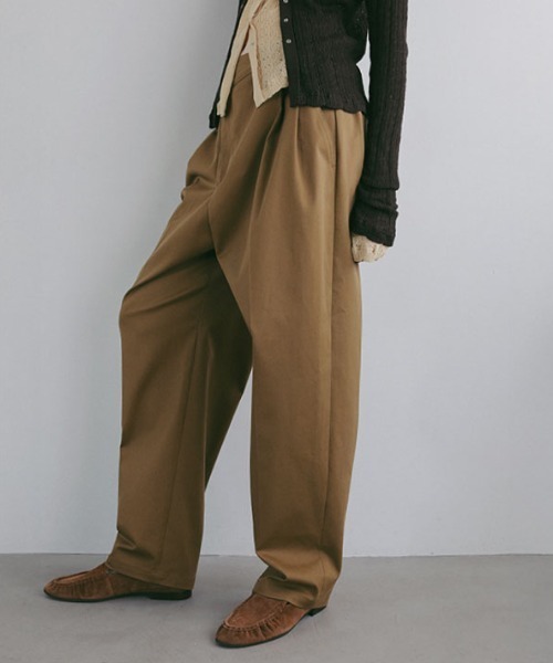 ETRE TOKYO（エトレトウキョウ）の「フロントデザインタックパンツ（その他パンツ・レディース・ブラック/カーキ・M/S）」の6枚目の写真