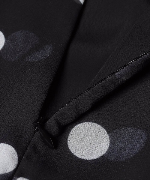 Paul Smith(ポールスミス)の「ウィメンズ "Shadow Polka" ノースリーブドレス / 265311 739D(ワンピース・レディース・ブラック・40)」の8枚目の写真