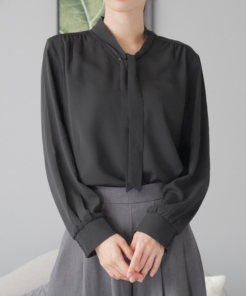 festinalente(フェスティナレンテ)の「シャーリングカフス ボウタイブラウス(シャツ/ブラウス・レディース・ブラック/ベージュ/ホワイト/サックスブルー・LL/L/M)」の2枚目の写真