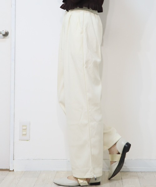 DISKEEN SURE(ディスキーンシュアー)の「2WAYシルエットでハイブリッド!裾スピンドル付きコールテンデザインロングパンツ(その他パンツ・レディース・チャコール/モカ/ブラック/ホワイト/ブラウン・FREE)」の17枚目の写真
