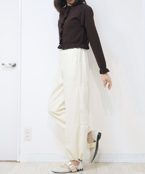 DISKEEN SURE(ディスキーンシュアー)の「2WAYシルエットでハイブリッド!裾スピンドル付きコールテンデザインロングパンツ(その他パンツ・レディース・チャコール/モカ/ブラック/ホワイト/ブラウン・FREE)」の22枚目の写真