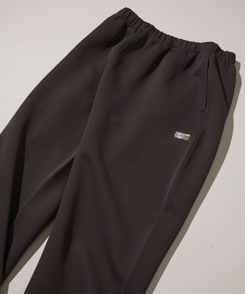 FREAK'S STORE(フリークスストア)の「ビッグシルエット ダンボール ワンポイントロゴ スピンドル スウェットパンツ(スウェットパンツ・メンズ・チャコールグレー/ライトグレー/ブラック/ブラウン/オリーブ・LARGE/SMALL/MEDIUM)」の22枚目の写真