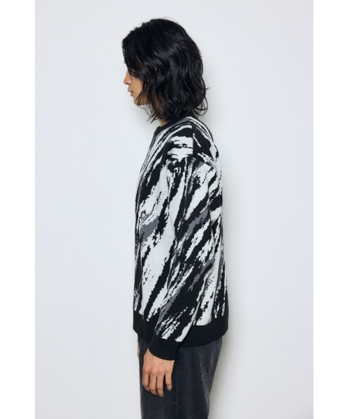 AZUL by moussy（アズールバイマウジー）の「総柄ニットトップス 秋服 冬服　アニマル柄　ヒョウ柄　レオパード柄（ニット/セーター・メンズ・ブルー系その他/グレー系その他/ブラック系その他・LARGE/MEDIUM）」の10枚目の写真
