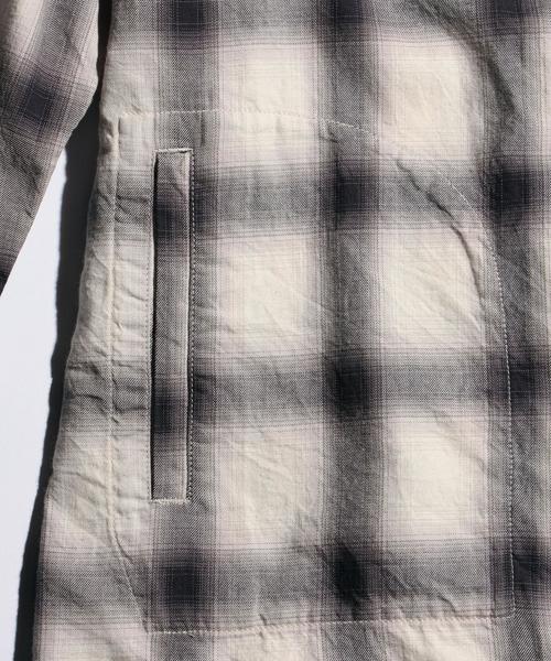 MONKEY TIME（モンキータイム）の「＜monkey time＞ ∴ オンブレチェック ノーカラー クオータースリーブ シャツ◆（シャツ/ブラウス・メンズ・ダークグレー/ネイビー・X-LARGE/MEDIUM/LARGE/SMALL）」の8枚目の写真