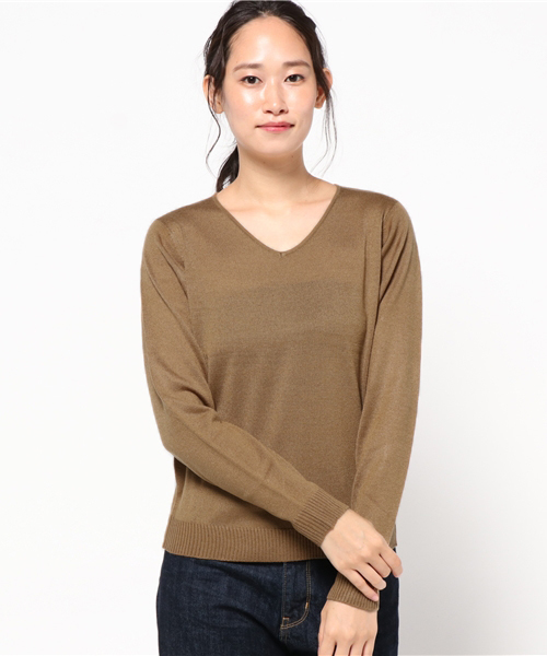Re:EDIT（リエディ）の「[リエディ]洗えるVネックハイゲージニットトップス[リエディオリジナル]トップス/ニットトップス（ニット/セーター・レディース・グレー/チャコールグレー/ブラック/アイボリー/ネイビー/モカ/ベージュ/ピンクベージュ/ワイン/サックスブルー・LARGE/MEDIUM）」の5枚目の写真