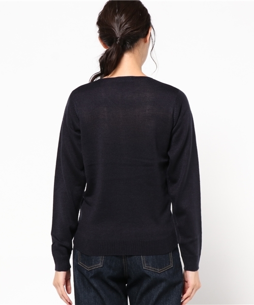 Re:EDIT（リエディ）の「[リエディ]洗えるVネックハイゲージニットトップス[リエディオリジナル]トップス/ニットトップス（ニット/セーター・レディース・グレー/チャコールグレー/ブラック/アイボリー/ネイビー/モカ/ベージュ/ピンクベージュ/ワイン/サックスブルー・LARGE/MEDIUM）」の15枚目の写真