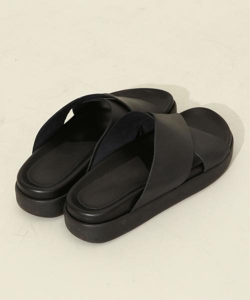 UNITED ARROWS（ユナイテッドアローズ）の「＜SIXTY SEVEN（シックスティ セブン）＞クロスサンダル ◆（サンダル・レディース・ホワイト/ブラック・36/35/37）」の10枚目の写真