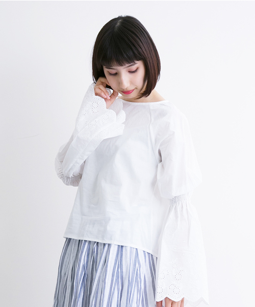 MERLOT(メルロー)の「コットンレースフレアスリーブブラウス587-4527(シャツ/ブラウス・レディース・ベージュ/オレンジ/ホワイト・FREE)」の2枚目の写真