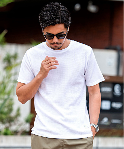 CavariA（キャバリア）の「『CavariA/キャバリア』サーマル無地半袖Tシャツ【3ネックタイプから選べる】（Tシャツ/カットソー・メンズ・ホワイト/ライトピンク/ネイビー/ブラック/カーキ/グレー/ターコイズブルー/ブラック系その他3/グレー系その他2/グリーン系その他3/ブルー系その他3/ブルー系その他6/ホワイト系その他3/ピンク系その他3/ブラック系その他/グレー系その他/グレー系その他3/ブルー系その他/ブルー系その他5/ピンク系その他2/ホワイト系その他/グリーン系その他2/ブラック系その他2/ブルー系その他2/ホワイト系その他2/ピンク系その他/ブルー系その他4/グリーン系その他・L/M/XL）」の2枚目の写真