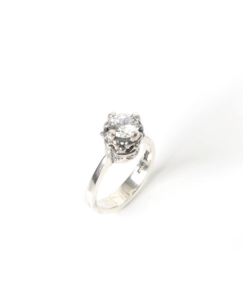 ROYAL ORDER(ロイヤルオーダー)の「ANTOINETTE RING w/ CZ & CZ BASE(リング・レディース・シルバー・14号 US-7/10号 US-5/13号 US-6h/15号 US-7h/17号 US-8h/16号 US-8/12号 US-6)」の2枚目の写真
