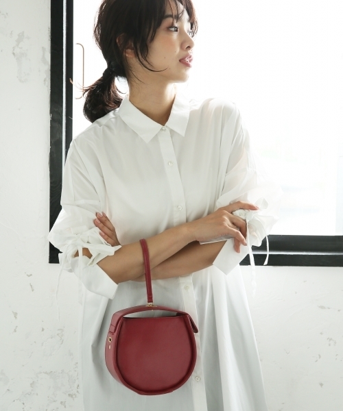 A part by（アパートバイ）の「アンダーサークルミニバッグ　764826 （ショルダーバッグ・レディース・ゴールド/ボルドー/ブラック・FREE）」の5枚目の写真