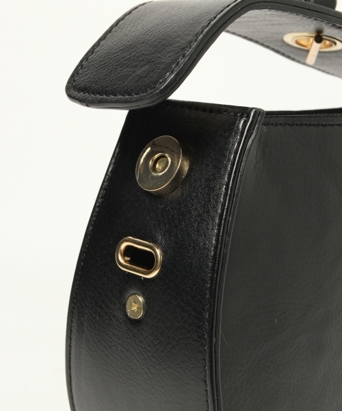 A part by（アパートバイ）の「アンダーサークルミニバッグ　764826 （ショルダーバッグ・レディース・ゴールド/ボルドー/ブラック・FREE）」の10枚目の写真