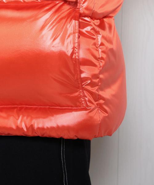 H　BEAUTY&YOUTH UNITED ARROWS（エイチビューティーアンドユースユナイテッドアローズ）の「＜H＞NYLON HIGH PRESS SHINY DOWN/ﾀﾞｳﾝｼﾞｬｹｯﾄ（ダウンジャケット/コート・メンズ・オレンジ/ネイビー・LARGE/MEDIUM/SMALL）」の10枚目の写真