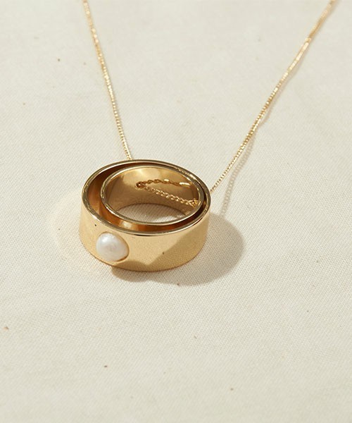 Cheek(チーク)の「【Donnaruma】Double Circle Pearl Necklace(ネックレス・レディース・ゴールド・MEDIUM)」の5枚目の写真