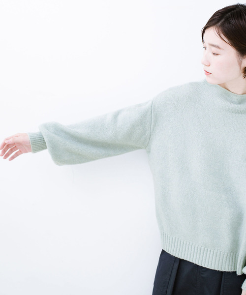 パッと着るだけでかわいくなれる気がする ぷっくり袖のボトルネックニット パッと着るだけでかわいくなれる気がする ぷっくり袖のボトルネックニット