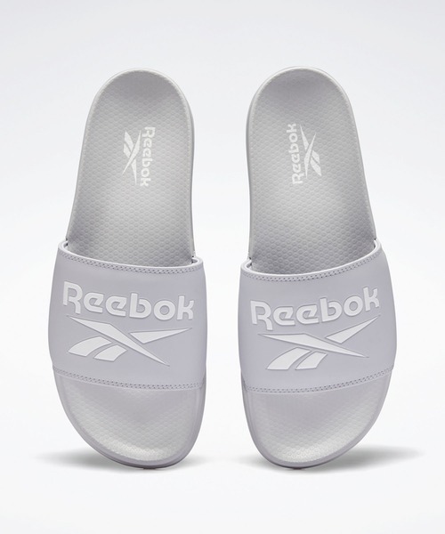 Reebok（リーボック）の「クラシック スライド（サンダル・メンズ・ホワイト×ブラック/イエロー/ピンク/ブラック×ホワイト/グレー/ホワイト×ブルー/ブラック系その他/ホワイト×レッド/ホワイト系その他/エメラルド/ブラック/ライトブルー/ネイビー/レッド/ホワイト×ネイビー/ブルー/ダークグレー/ホワイト/ライトグレー/ブルー系その他/ブラック系その他2/ネイビー×ホワイト/ベージュ・28.0cm/29.0cm/27.0cm/23.0cm/26.0cm/30.0cm/24.0cm/25.0cm）」の11枚目の写真