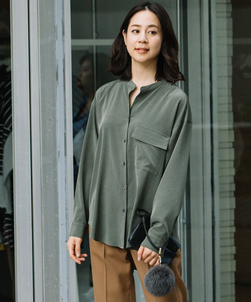 Munich（ミューニック）の「シルキーピーチブロード　バンドカラーシャツ（シャツ/ブラウス・レディース・ブラック/オートミール/カーキ/ダークオレンジ・FREE）」の4枚目の写真