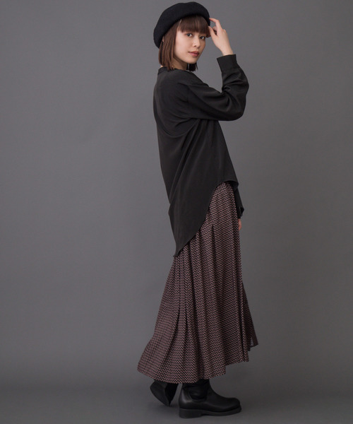 Munich（ミューニック）の「シルキーピーチブロード　バンドカラーシャツ（シャツ/ブラウス・レディース・ブラック/オートミール/カーキ/ダークオレンジ・FREE）」の7枚目の写真