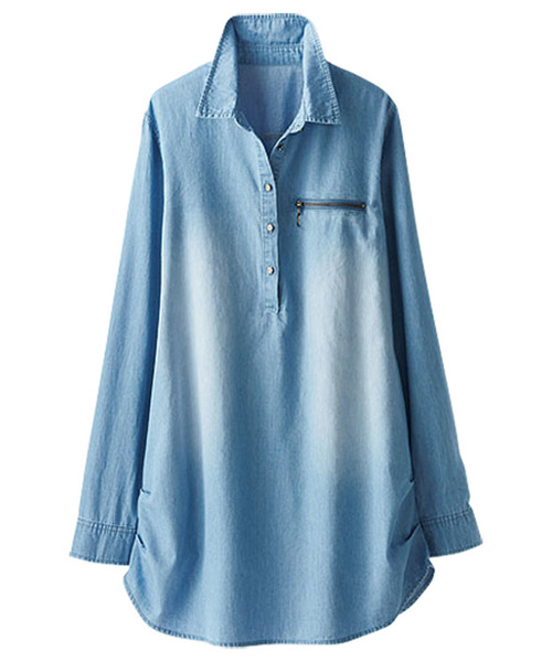 BELLUNA（ベルーナ）の「デニム素材ジッパーデザインチュニック（シャツ/ブラウス・レディース・ケミカルウォッシュ/インディゴブルー/サックスブルー・MEDIUM/LARGE/XX-LARGE/X-LARGE）」の2枚目の写真