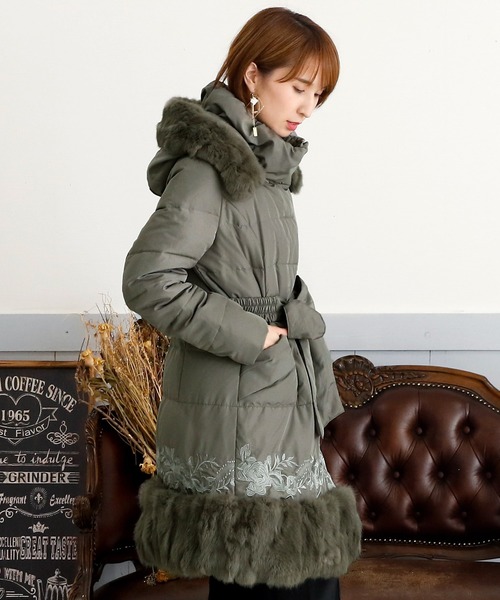 ElegChic(エレグシック)の「ラビットファーフード ロング ダウンコートキルティング素材(ダウンジャケット/コート・レディース・グレー/ピンクベージュ/ブラック/ネイビー・M/L)」の13枚目の写真