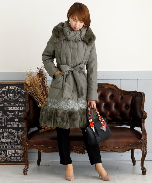 ElegChic(エレグシック)の「ラビットファーフード ロング ダウンコートキルティング素材(ダウンジャケット/コート・レディース・グレー/ピンクベージュ/ブラック/ネイビー・M/L)」の16枚目の写真