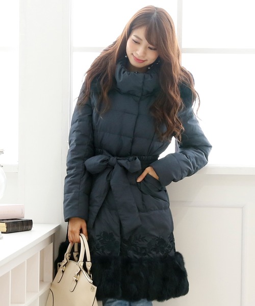 ElegChic(エレグシック)の「ラビットファーフード ロング ダウンコートキルティング素材(ダウンジャケット/コート・レディース・グレー/ピンクベージュ/ブラック/ネイビー・M/L)」の18枚目の写真