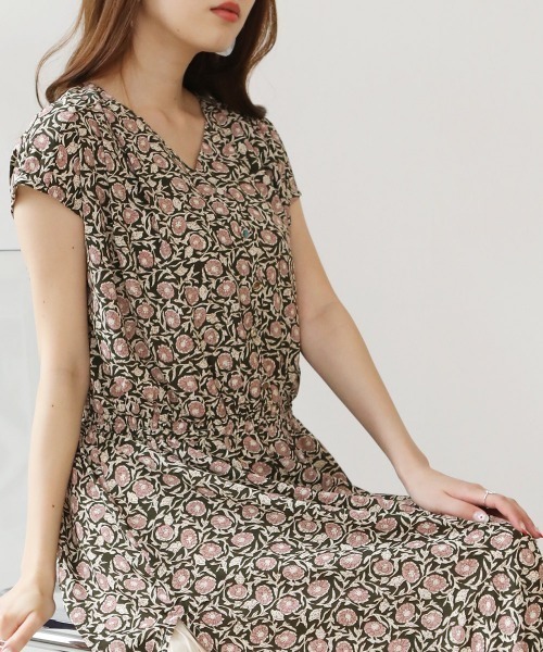 Bou Jeloud（ブージュルード）の「サイドプリーツ花柄ワンピース（ワンピース・レディース・ネイビー/グリーン・38）」の12枚目の写真