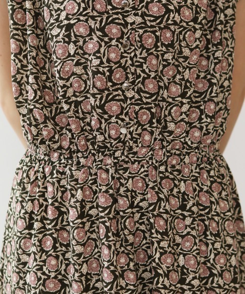 Bou Jeloud（ブージュルード）の「サイドプリーツ花柄ワンピース（ワンピース・レディース・ネイビー/グリーン・38）」の16枚目の写真