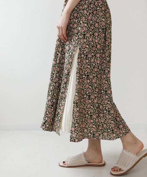 Bou Jeloud（ブージュルード）の「サイドプリーツ花柄ワンピース（ワンピース・レディース・ネイビー/グリーン・38）」の18枚目の写真