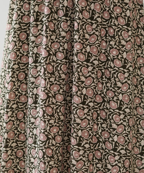 Bou Jeloud（ブージュルード）の「サイドプリーツ花柄ワンピース（ワンピース・レディース・ネイビー/グリーン・38）」の20枚目の写真