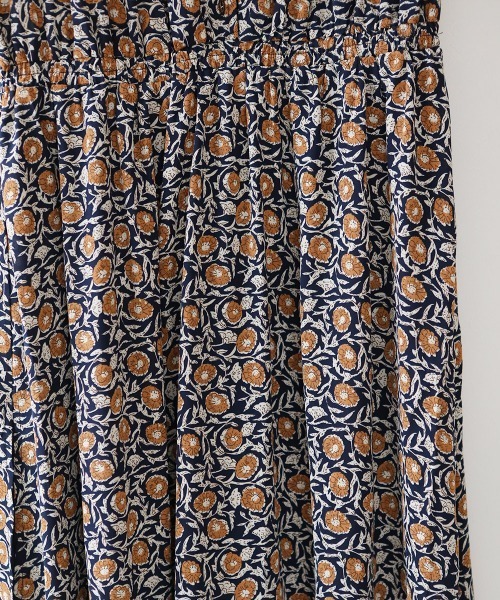 Bou Jeloud（ブージュルード）の「サイドプリーツ花柄ワンピース（ワンピース・レディース・ネイビー/グリーン・38）」の3枚目の写真