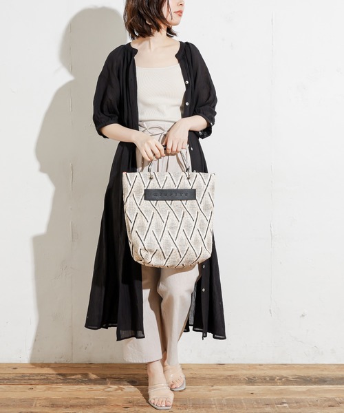 natural couture（ナチュラルクチュール）の「綿シフォンシアーシャツワンピース（ワンピース・レディース・ブラック/グレイッシュベージュ/グリーン/ラベンダー・FREE）」の7枚目の写真