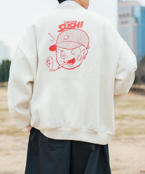 kutir（クティール）の「イラストレーター「ichiraku studio」 × kutir コラボスウェット（スウェット・メンズ・ホワイト/ライトグレー/ブラック/ダークブラウン/パープル/オフホワイト/その他/ダークブルー・MEDIUM/LARGE）」の3枚目の写真