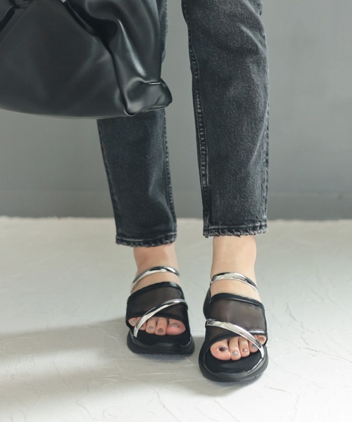 SESTO（セスト）の「シースルー&クリアストラップの厚底スポーツサンダル（サンダル・レディース・ブラック/ブラウン/クリア/グレイッシュベージュ・LL/3L/S/M/L）」の7枚目の写真