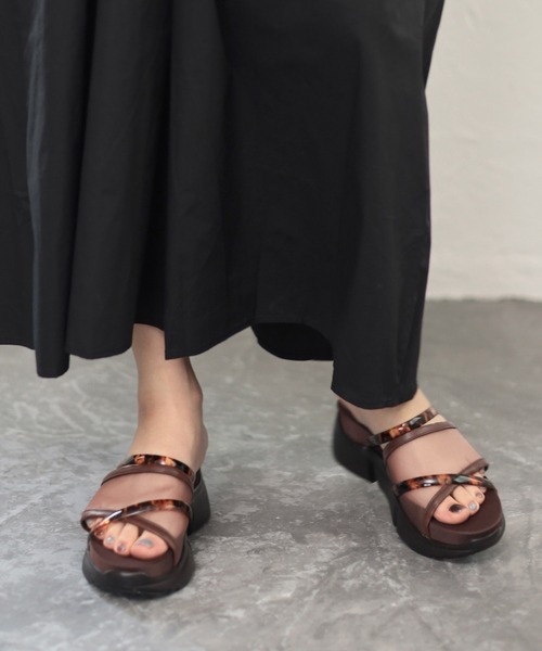 SESTO（セスト）の「シースルー&クリアストラップの厚底スポーツサンダル（サンダル・レディース・ブラック/ブラウン/クリア/グレイッシュベージュ・LL/3L/S/M/L）」の11枚目の写真