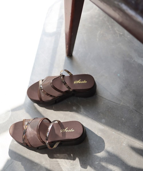 SESTO（セスト）の「シースルー&クリアストラップの厚底スポーツサンダル（サンダル・レディース・ブラック/ブラウン/クリア/グレイッシュベージュ・LL/3L/S/M/L）」の8枚目の写真