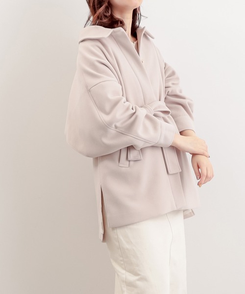 natural couture（ナチュラルクチュール）の「バックフリルおしゃれジャケット（その他アウター・レディース・グリーン系その他/グレイッシュベージュ/アイボリー・FREE）」の2枚目の写真