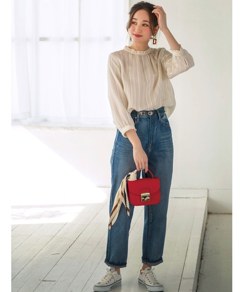 BELLUNA PLUS（ベルーナ）の「ドビーストライプフリルデザインブラウス（シャツ/ブラウス・レディース・チャコール/オフホワイト/ライトグリーン・MEDIUM/LARGE/X-LARGE）」の4枚目の写真