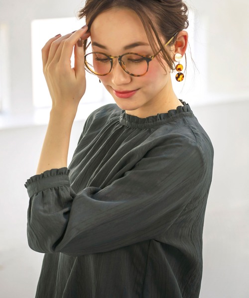 BELLUNA PLUS（ベルーナ）の「ドビーストライプフリルデザインブラウス（シャツ/ブラウス・レディース・チャコール/オフホワイト/ライトグリーン・MEDIUM/LARGE/X-LARGE）」の10枚目の写真