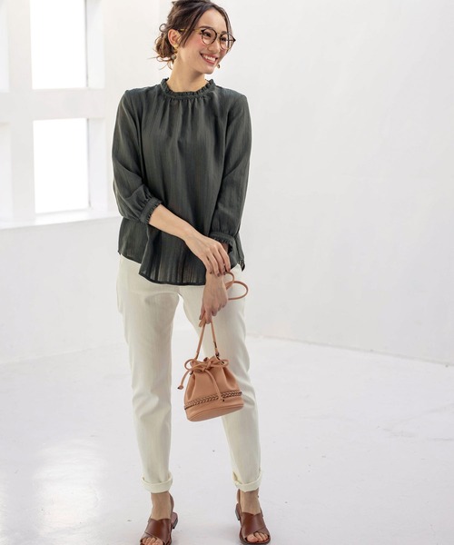 BELLUNA PLUS（ベルーナ）の「ドビーストライプフリルデザインブラウス（シャツ/ブラウス・レディース・チャコール/オフホワイト/ライトグリーン・MEDIUM/LARGE/X-LARGE）」の16枚目の写真