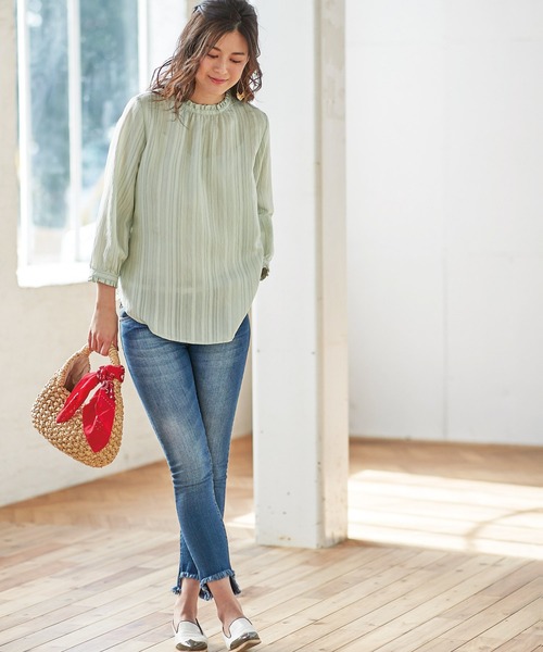 BELLUNA PLUS（ベルーナ）の「ドビーストライプフリルデザインブラウス（シャツ/ブラウス・レディース・チャコール/オフホワイト/ライトグリーン・MEDIUM/LARGE/X-LARGE）」の20枚目の写真