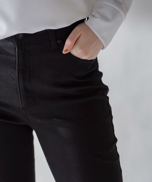 MAYSON GREY（メイソングレイ）の「【2021SS　叶えるシリーズ】AVAスキニーデニム（デニムパンツ・レディース・ブラック/オフホワイト/ネイビー・S/M/SS）」の8枚目の写真