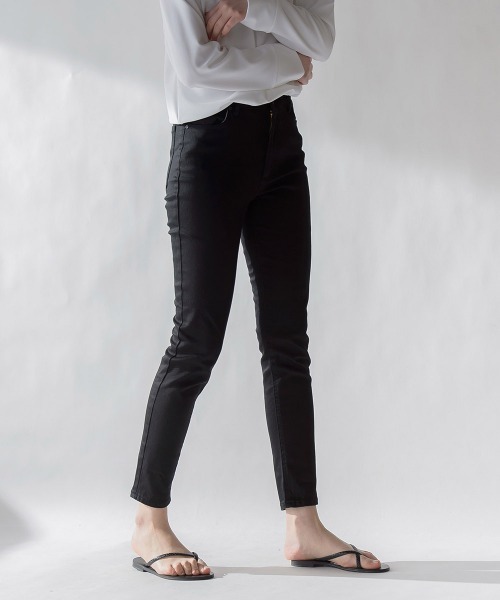 MAYSON GREY（メイソングレイ）の「【2021SS　叶えるシリーズ】AVAスキニーデニム（デニムパンツ・レディース・ブラック/オフホワイト/ネイビー・S/M/SS）」の10枚目の写真