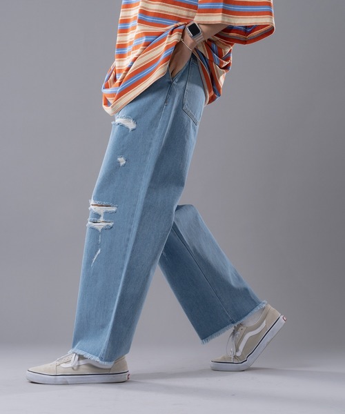 kutir（クティール）の「ダメージデニムワイドストレートパンツ（デニムパンツ・メンズ・ライトブルー/ブラック/オフホワイト・SMALL/MEDIUM/LARGE）」の3枚目の写真