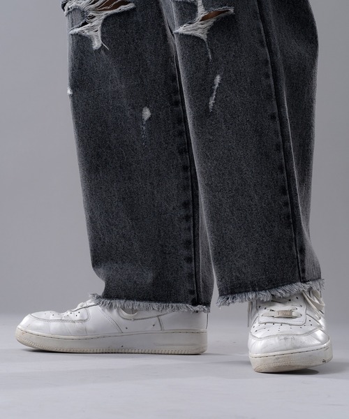 kutir（クティール）の「ダメージデニムワイドストレートパンツ（デニムパンツ・メンズ・ライトブルー/ブラック/オフホワイト・SMALL/MEDIUM/LARGE）」の10枚目の写真