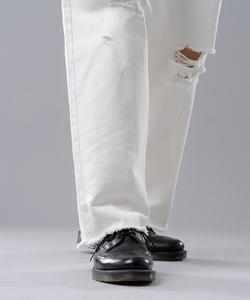 kutir（クティール）の「ダメージデニムワイドストレートパンツ（デニムパンツ・メンズ・ライトブルー/ブラック/オフホワイト・SMALL/MEDIUM/LARGE）」の9枚目の写真