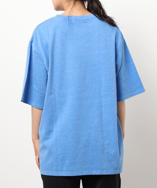 SPINNS（スピンズ）の「【ゆったりシルエット】Proclaim カレッジデザインビッグTシャツ（Tシャツ/カットソー・レディース・ホワイト/ブルー/グリーン/チャコール・ONESIZE）」の8枚目の写真