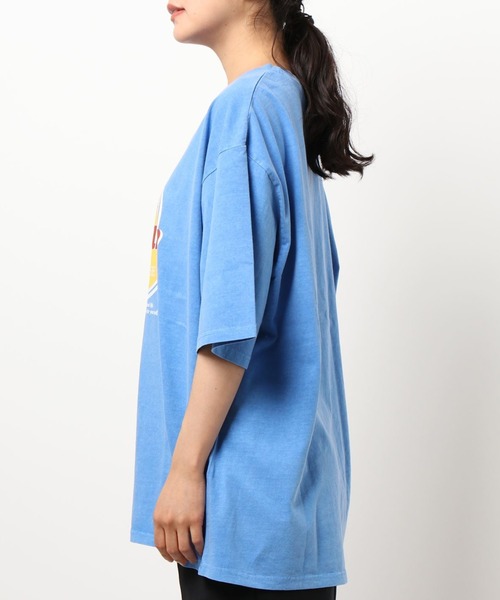 SPINNS（スピンズ）の「【ゆったりシルエット】Proclaim カレッジデザインビッグTシャツ（Tシャツ/カットソー・レディース・ホワイト/ブルー/グリーン/チャコール・ONESIZE）」の7枚目の写真