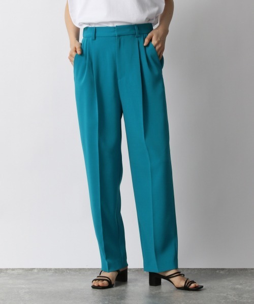 LOWRYS FARM(ローリーズファーム)の「ハイウエストタックテーパードパンツ 949453(その他パンツ・レディース・アイボリー/ブラック/イエロー/ブルー・SMALL/FREE)」の3枚目の写真